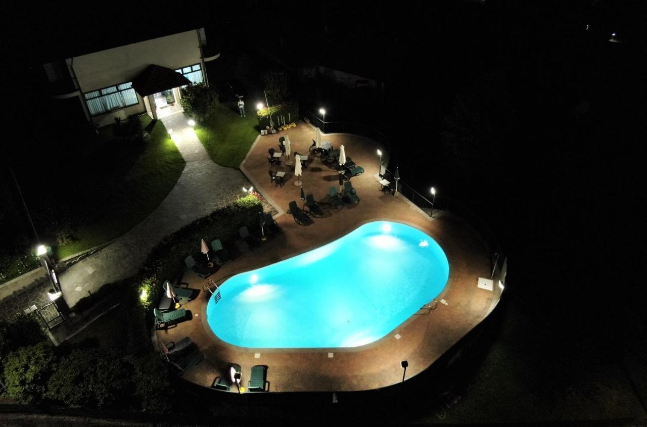 Residence Villa Margherita B&B Nebbiuno Luaran gambar