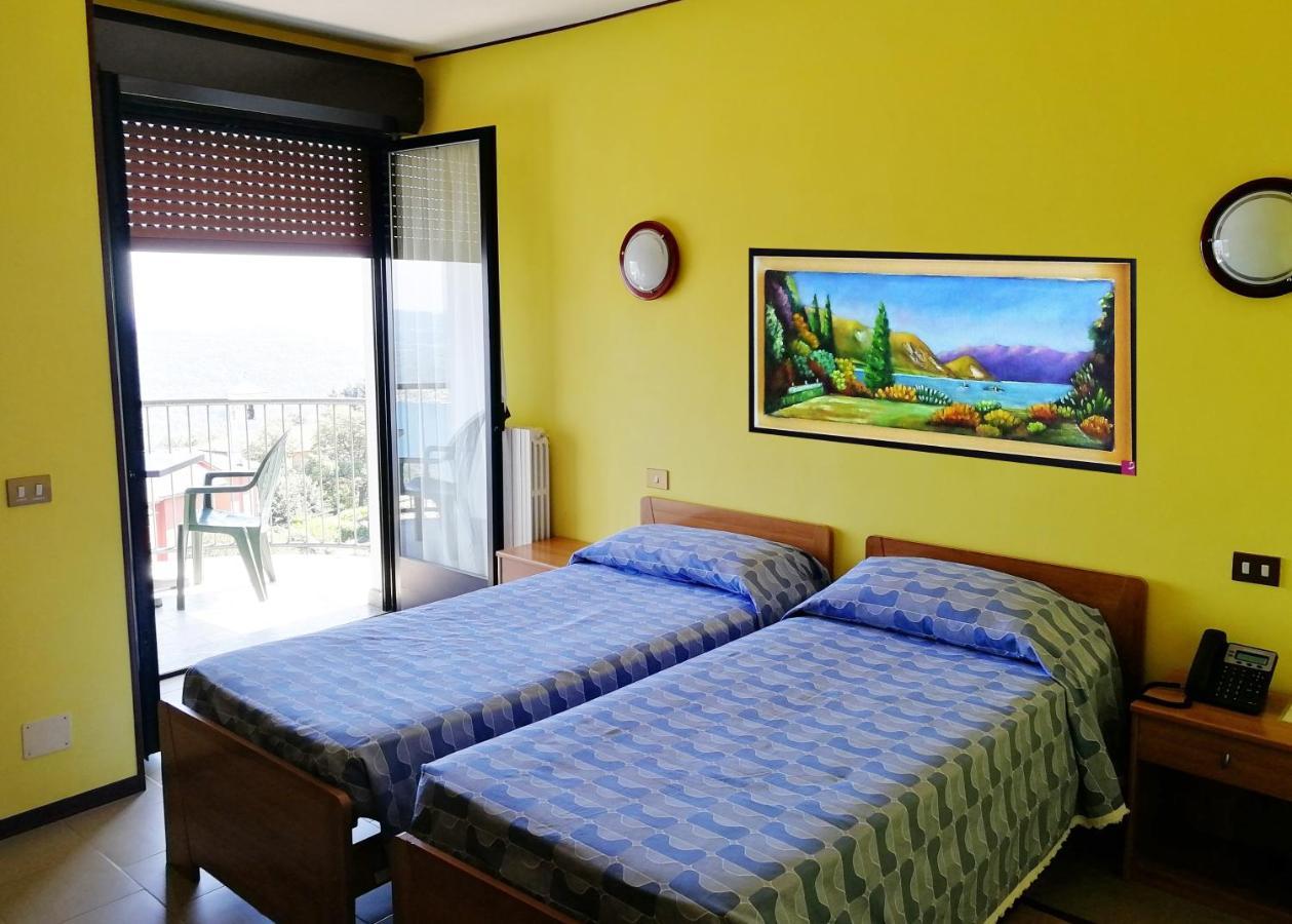 Residence Villa Margherita B&B Nebbiuno Luaran gambar