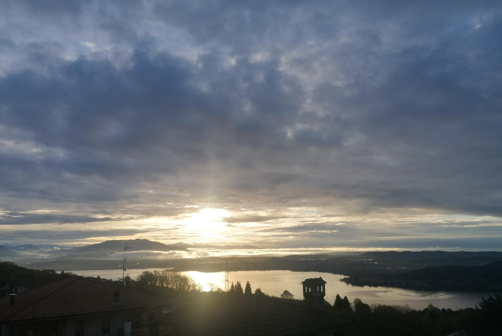 Residence Villa Margherita B&B Nebbiuno Luaran gambar